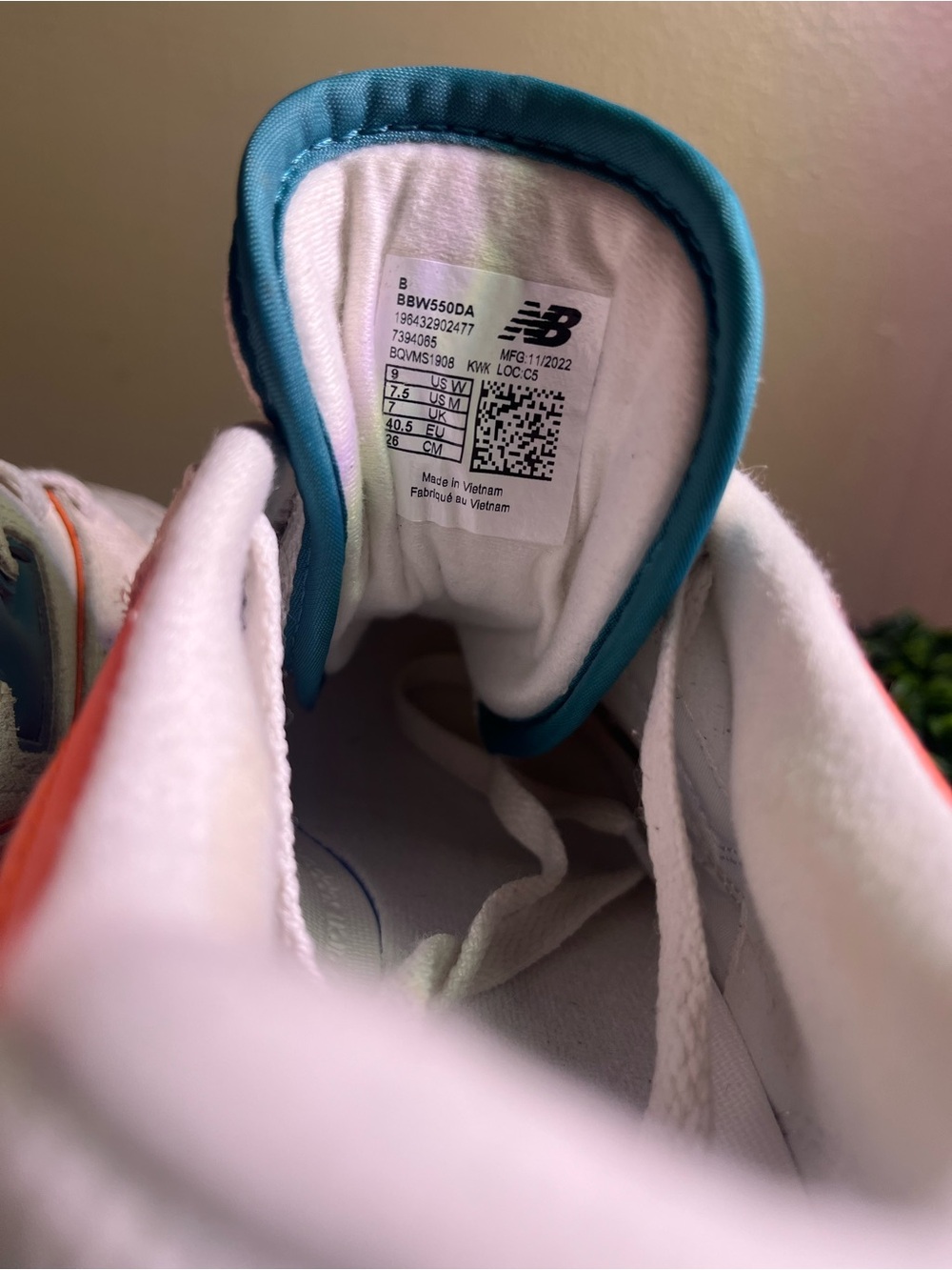 🔥 NEW BALANCE 550 “ SEA SALT VERDIGIS “ ATHLETIC SNEAKERS WMNS SZ 9 MENS SZ 7.5 - Picture 9 of 9